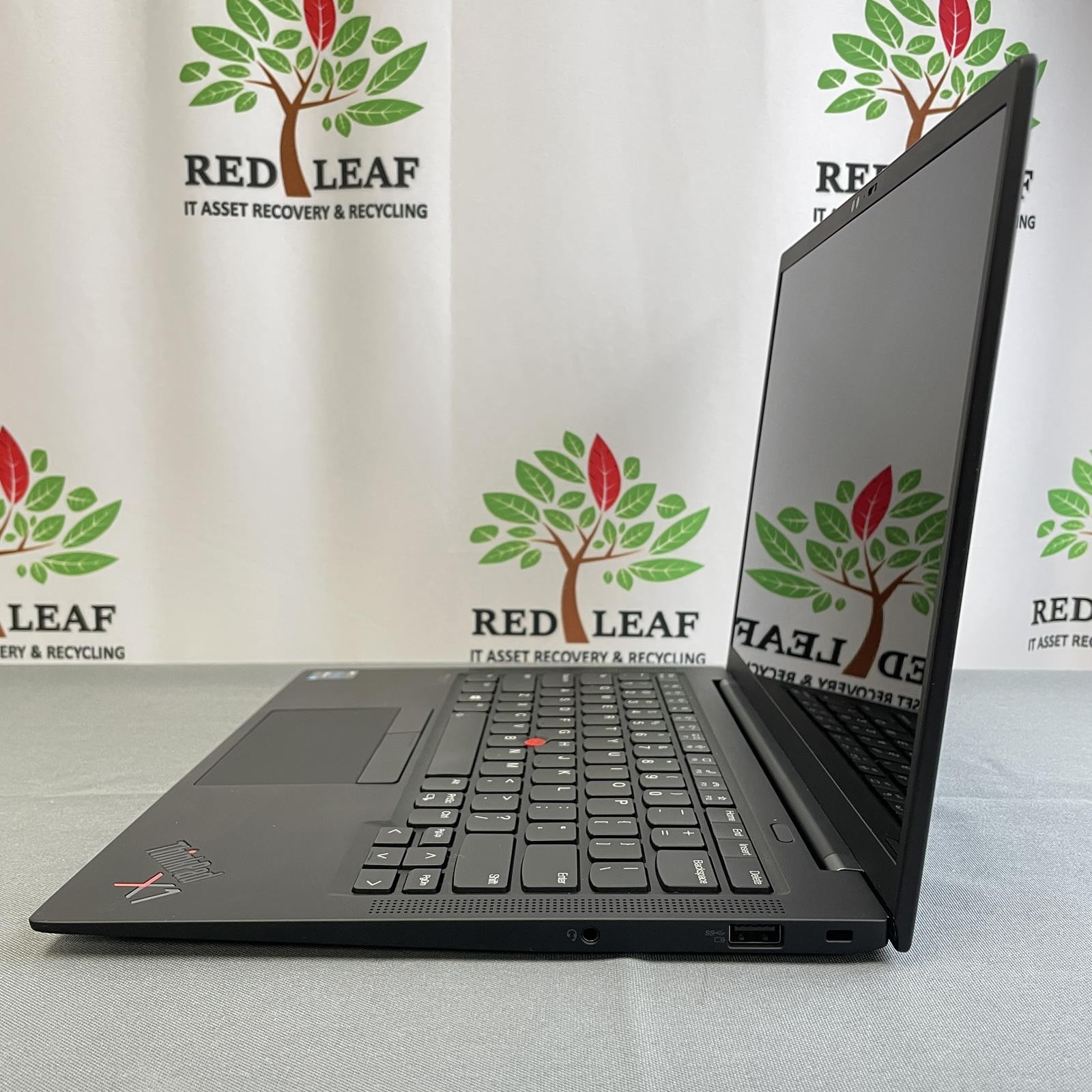 Lenovo ThinkPad X1 Carbon Gen 9, Core i7-1185G7 16GB 512GB NVMe, Windows 11 Pro
