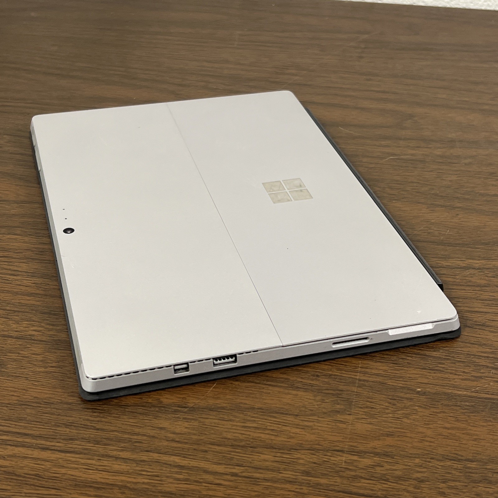 Microsoft Surface Pro 4 1724 i5-6300U 2.40GHz 8GB RAM 256GB Windows 11 Pro *READ