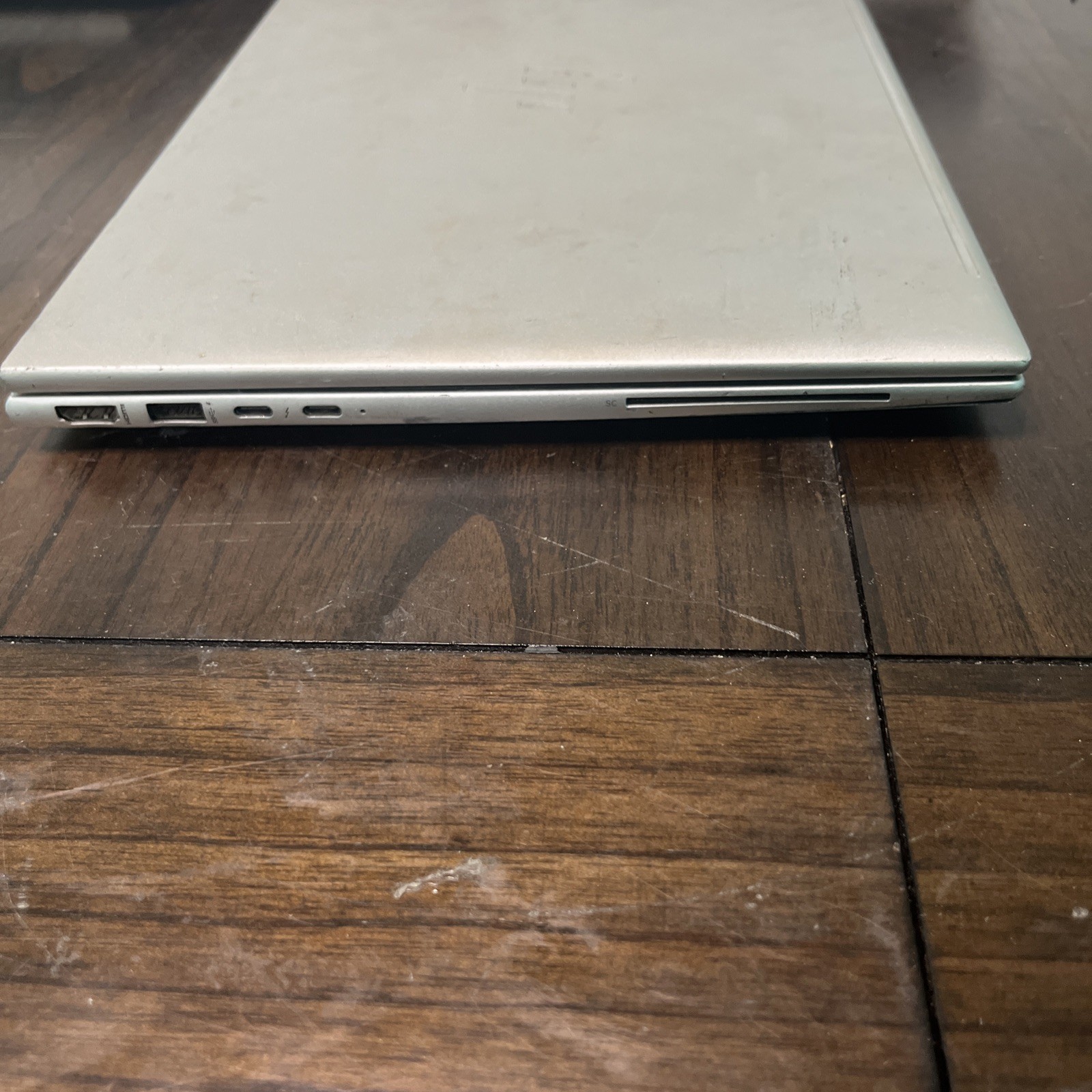 HP EliteBook 840 G10 Laptop i7 1365U 4.7GHz No Ram or SSD no power for parts