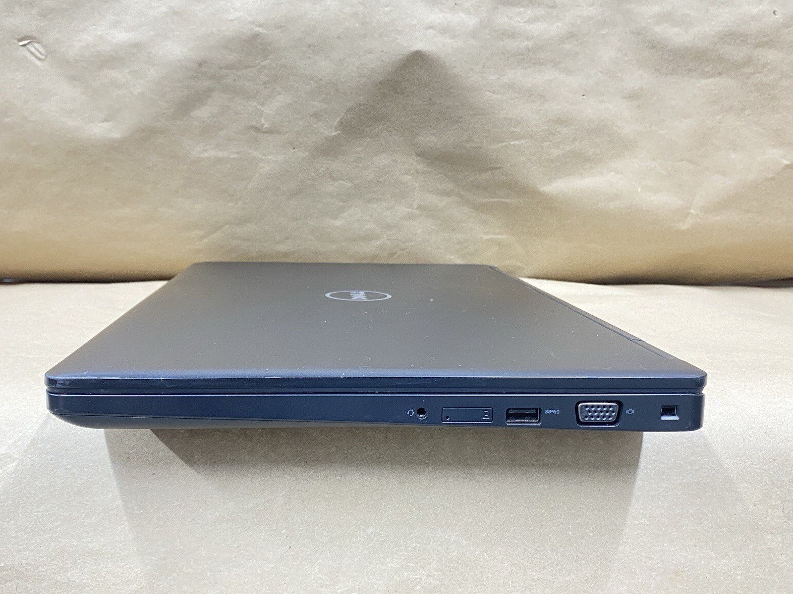 Dell Latitude 5580 – 15.5″ FHD – i5-7300U – 16GB – 256GB SSD – Win 10 Pro