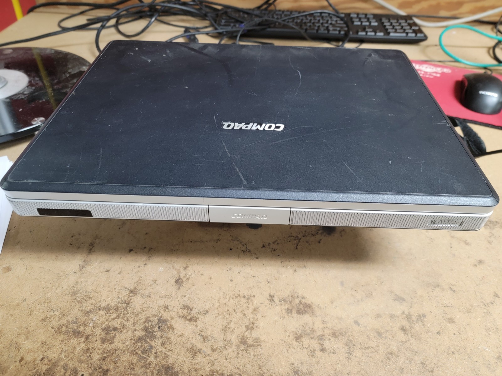 Compaq Presario V5000 – 15.4″ AMD SEMPRON 256MB Laptop – Sold for parts