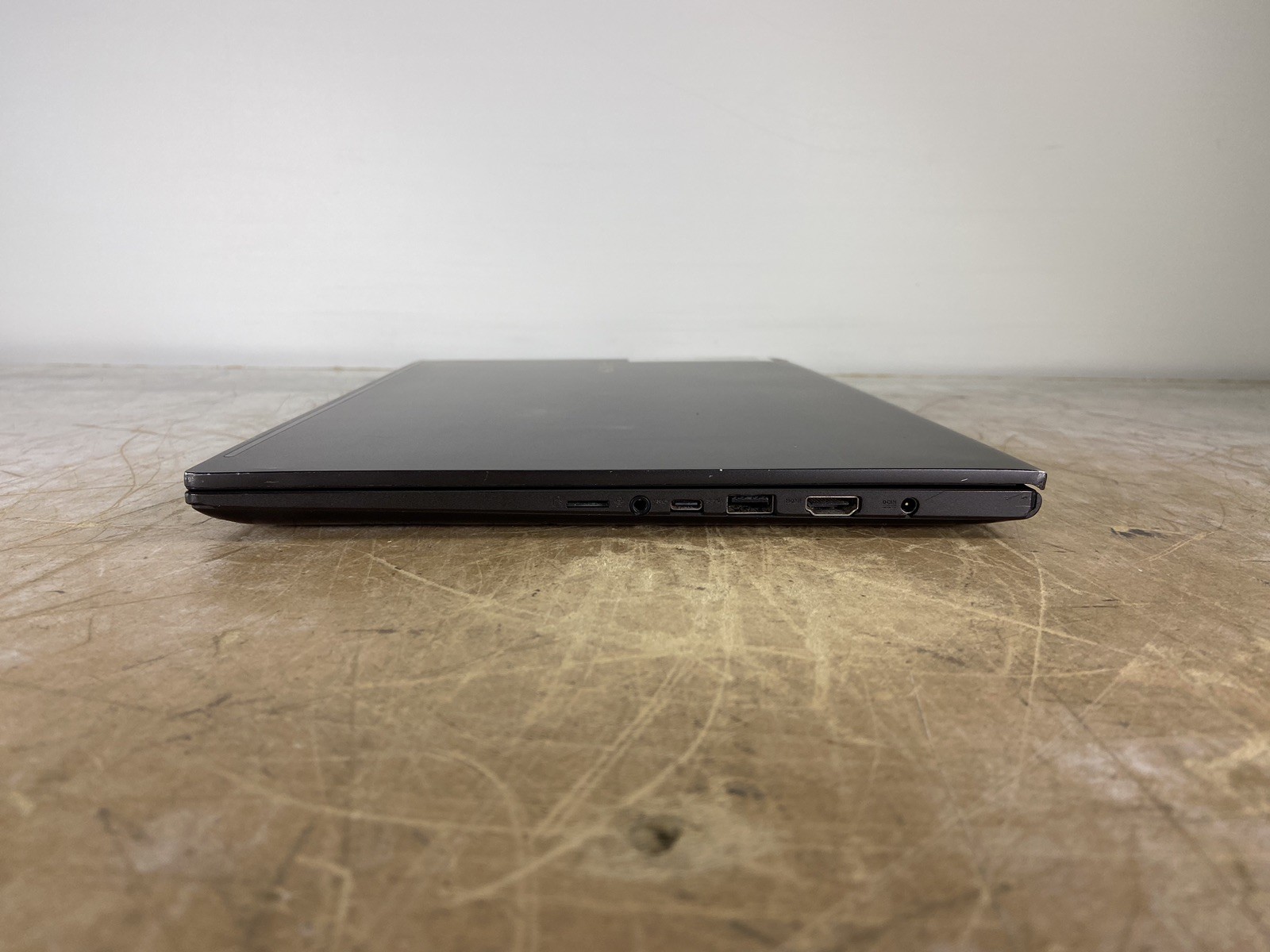ASUS VIVOBOOK M513U AMD RYZEN 7 4700U @ 2.3GHz, 4GB RAM, NO HDD/OS – (FOR PARTS)