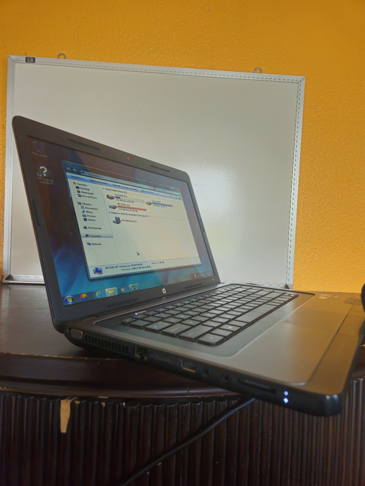 hp 2000 notebook pc | Gray In Color. Holds Charger Good.