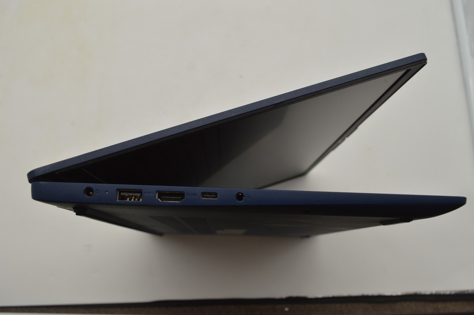 Lenovo IdeaPad Slim 3 15IRU8 Core i3-1315U 1.2GHz 8GB 256GB SSD PC1795883