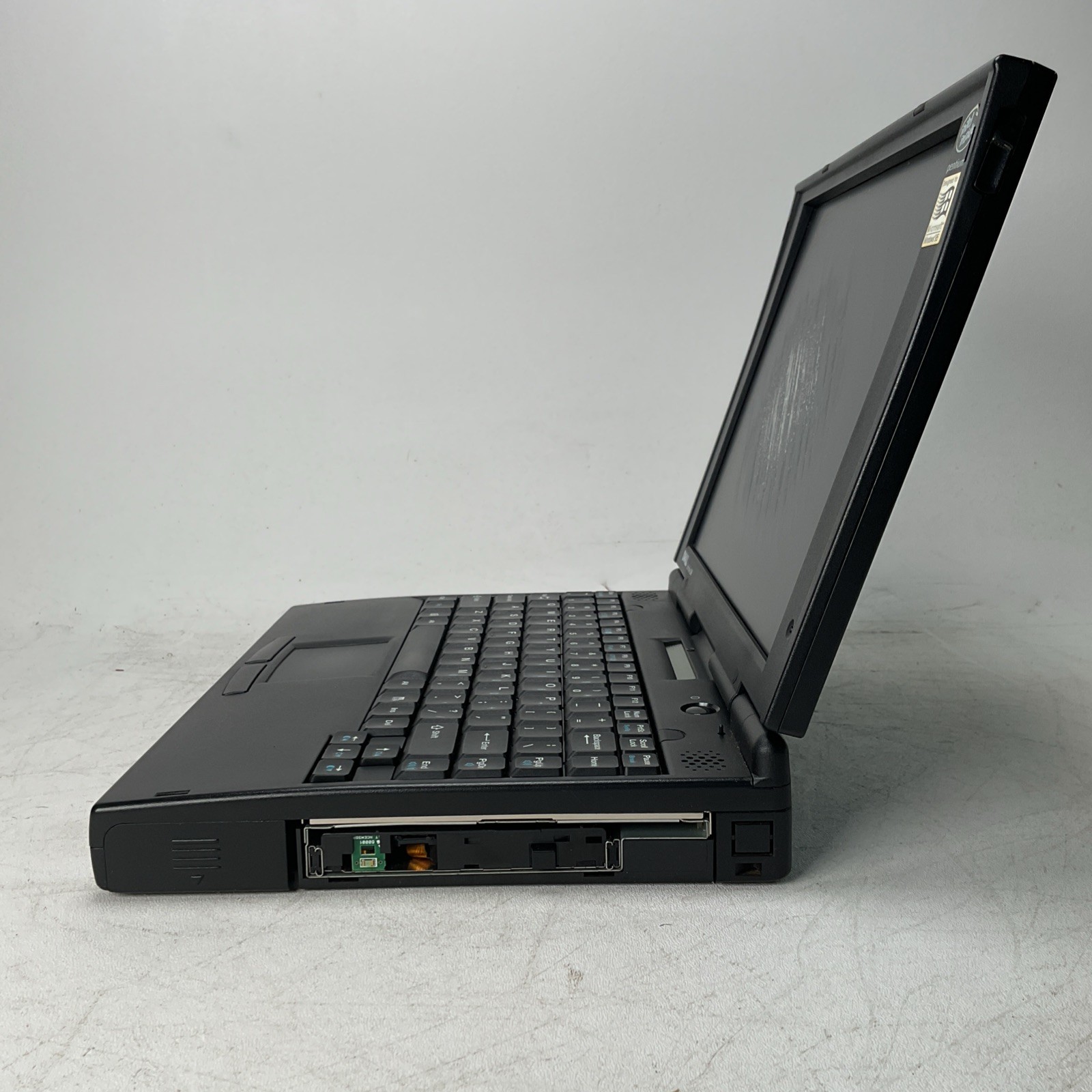 Vintage Dell Latitude LM Laptop TS30GI Pentium Intel – Broken Bad Screen