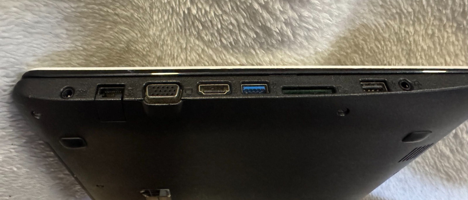 ASUS D553M Laptop 15.6″ Intel Celeron N2830 2.16GHz 4GB RAM 64GB SSD Windows