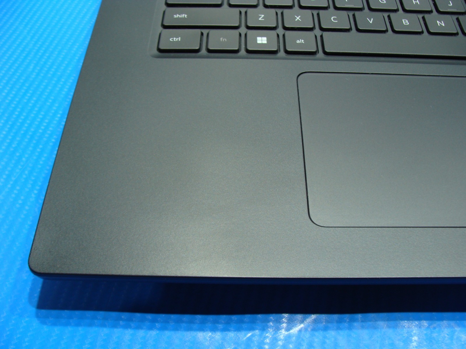Dell Precision 7770 17.3″FHD i7-12850HX max4.8GHz 32GB 256GB RTX A3000 12GB +PA