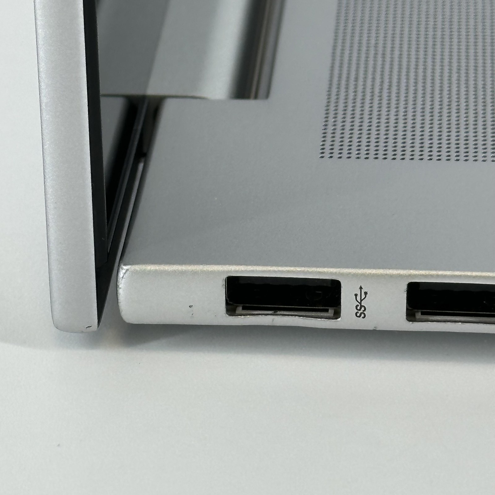 HP Envy 17 Silver FHD TOUCH 2.4 GHz i7-13700H 16GB 1TB SSD Very Good FRAME SPLIT