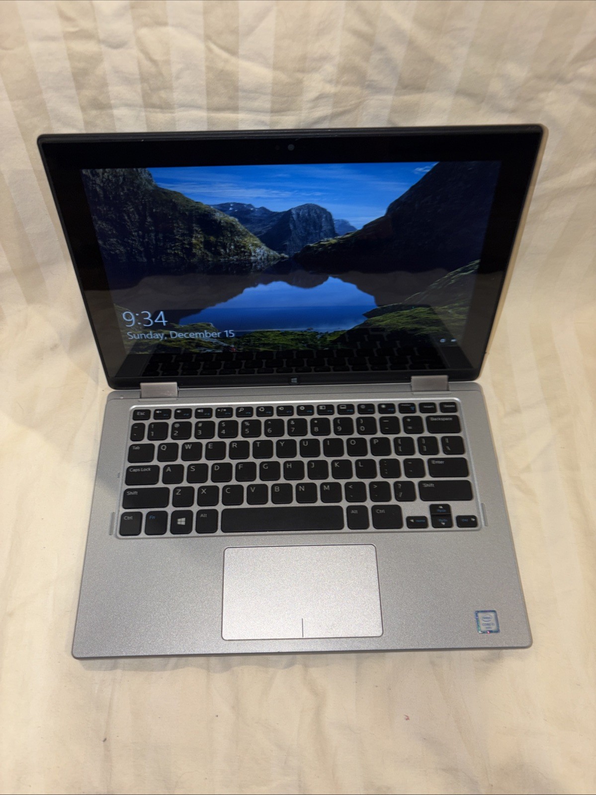 Dell Inspiron 11 3153 2-in-1 Touchscreen Laptop Intel i3 11.6″ Silver/Blue
