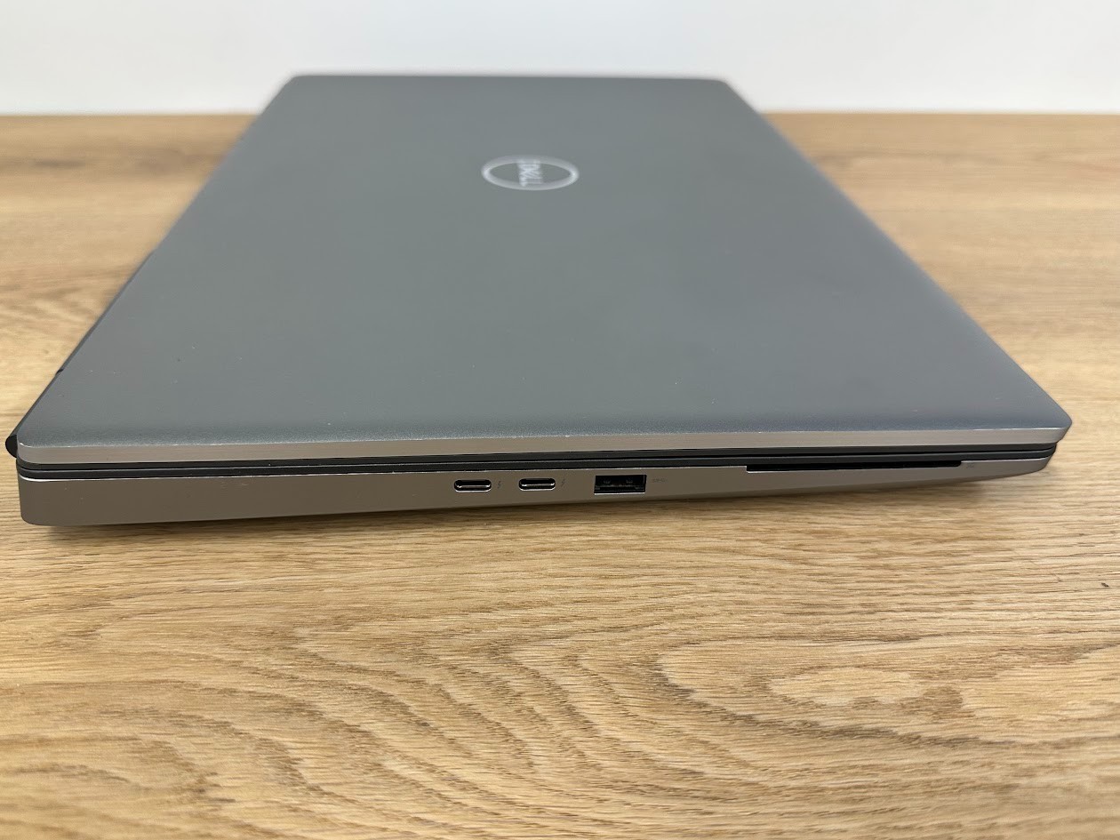 Dell Precision 7760, Core i7 11850H 32GB DDR4, Intel UHD, 512GB SSD, 2021, 17.2′