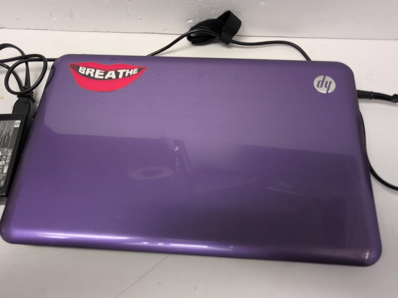 HP PAVILION G6 15.6″ Laptop – AMD E-450 APU/4GB RAM/250GB HDD/ Win XP (*READ) –