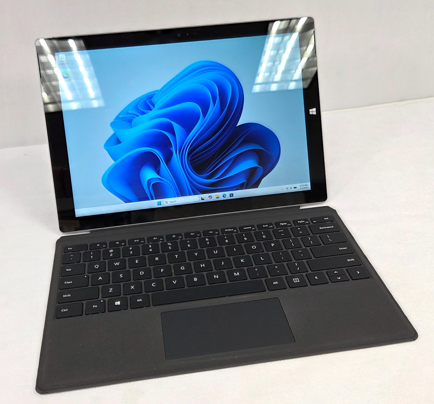 Microsoft Surface Pro 3 Hybrid Tablet i5‑4300U 4GB 128GB SSD Detachable Keyboard
