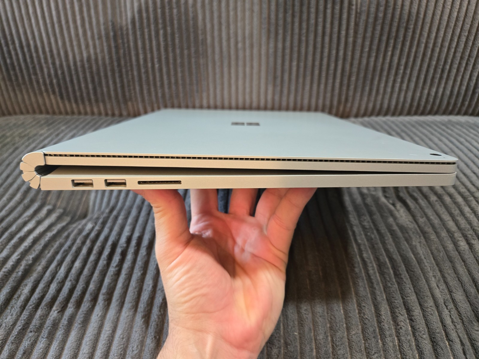 Microsoft Surface Book 3 15″ (256GB SSD, Intel i7-1065G7 GTX 1660 Ti 16GB RAM)