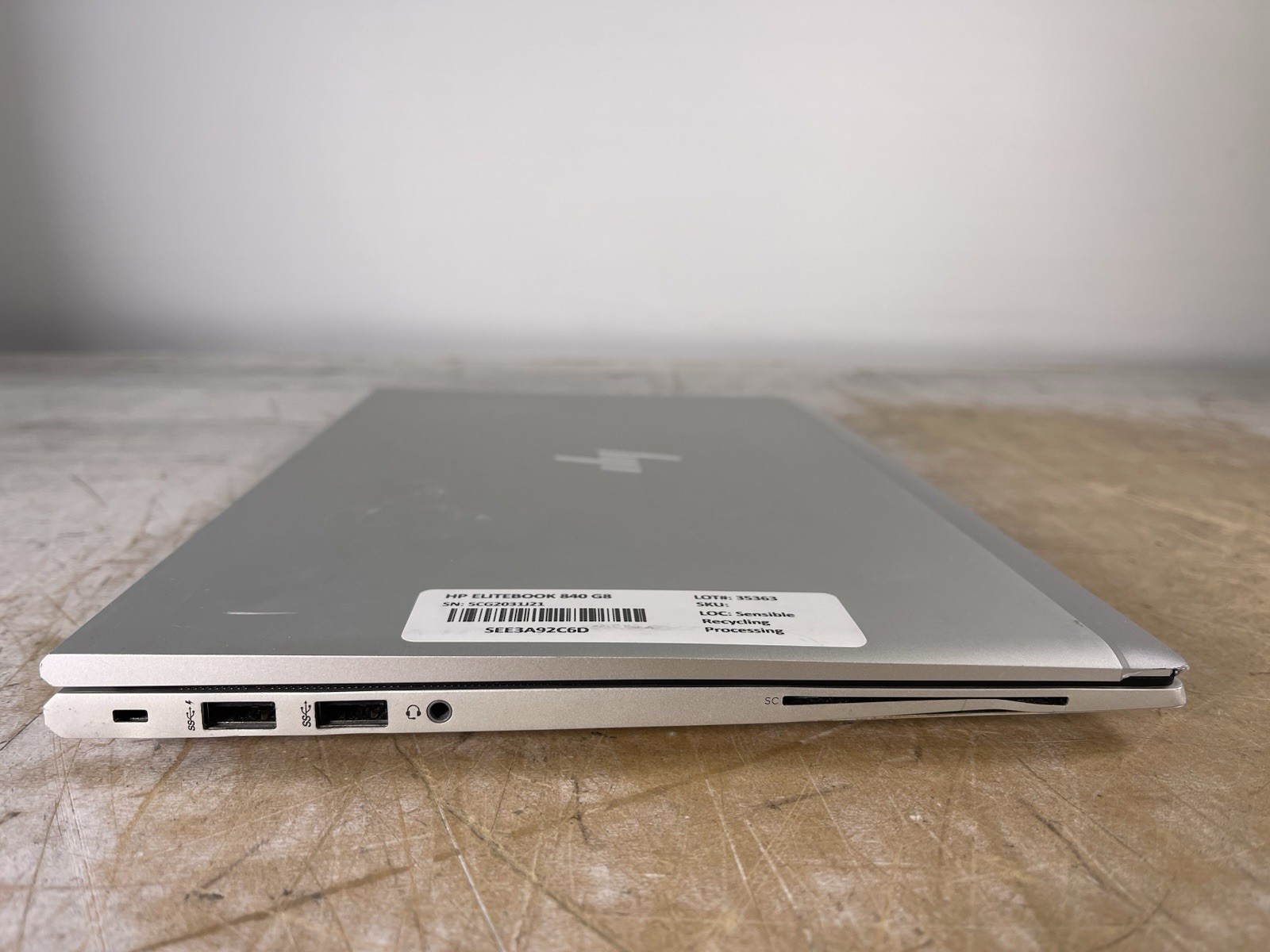 HP ELITEBOOK 840 G8 i7-1165G7 @ 2.80GHz, 8GB RAM, NO HDD/OS – (FOR PARTS)