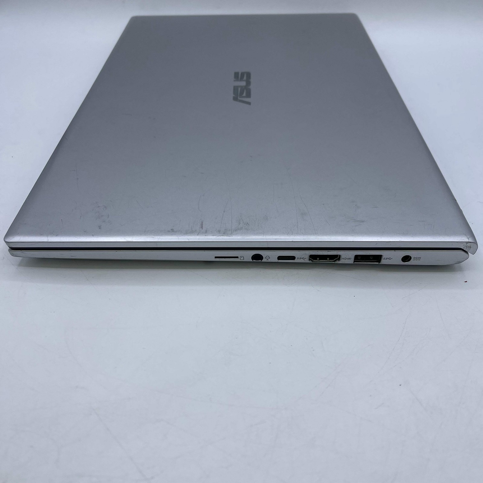 Asus Vivobook 15 X512F 15.6″ i5-8265U 1.6GHz 8GB RAM 512GB SSD GeForce MX230