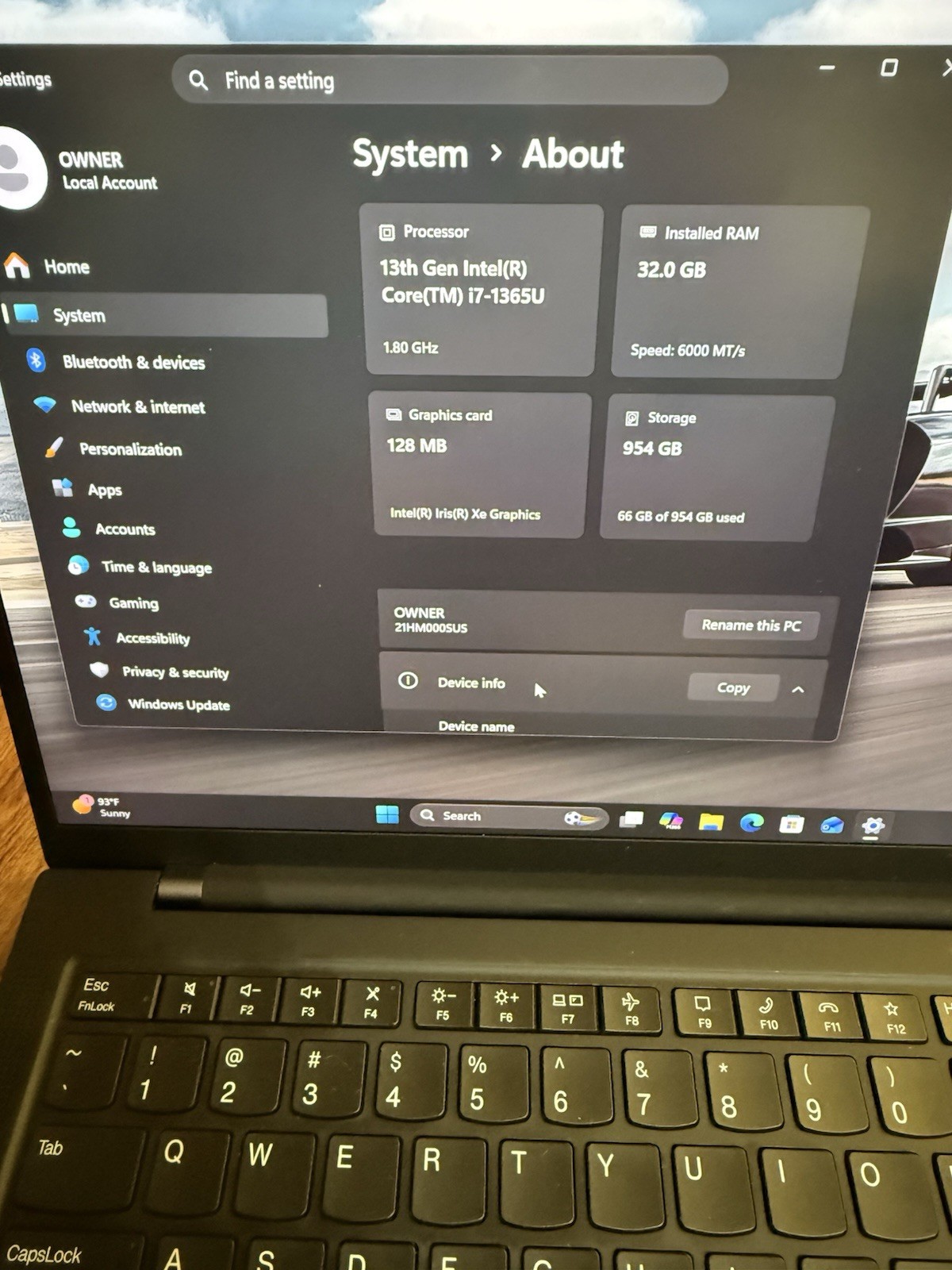 Lenovo ThinkPad X1 Carbon Gen 11 14″ i7-1365U Touch 32GB RAM 1TB SSD