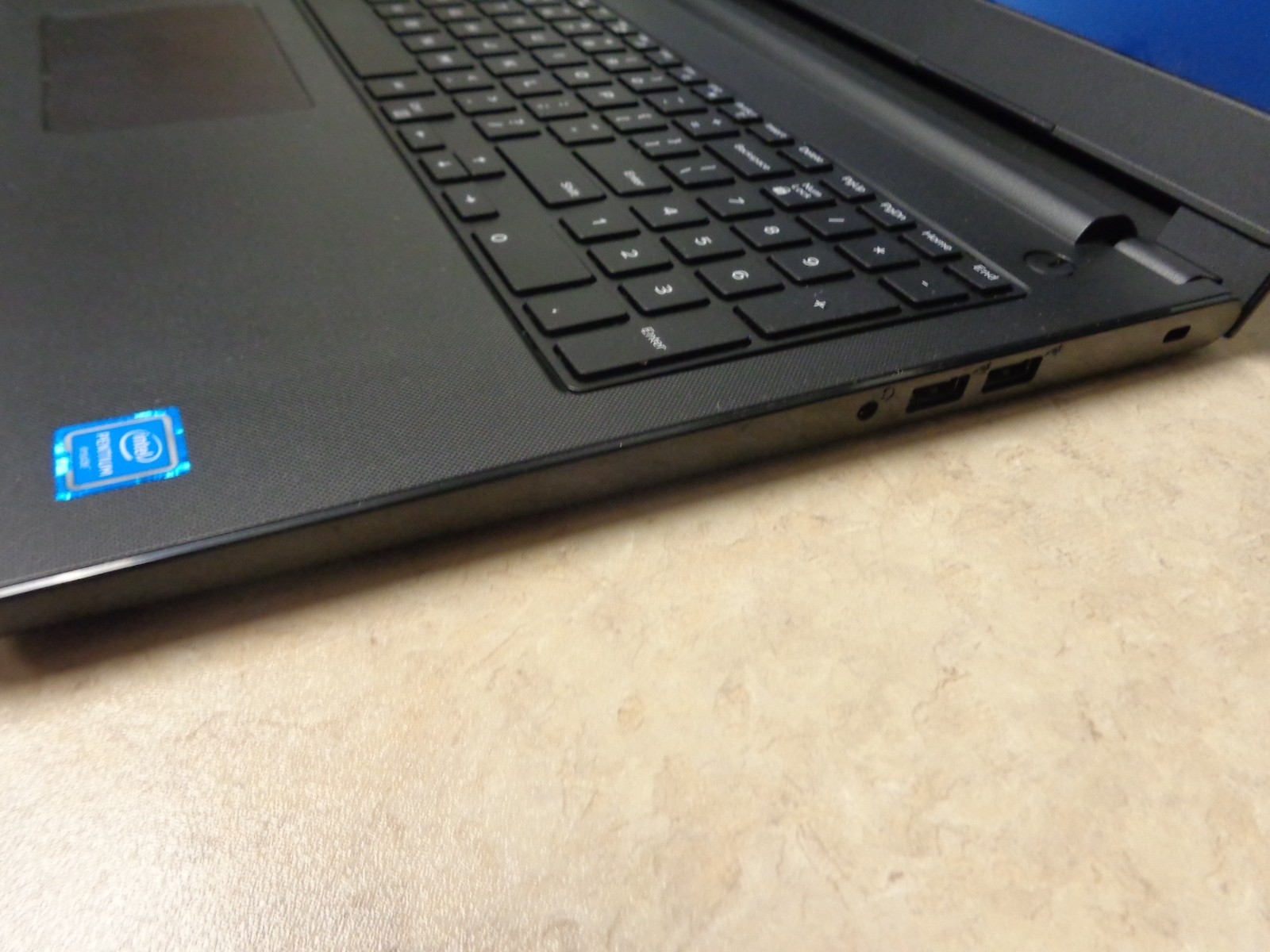 Dell Inspiron 15-3552 Intel Pentium N3700 1.60GHz 8GB 500GB Windows 10 CLEAN