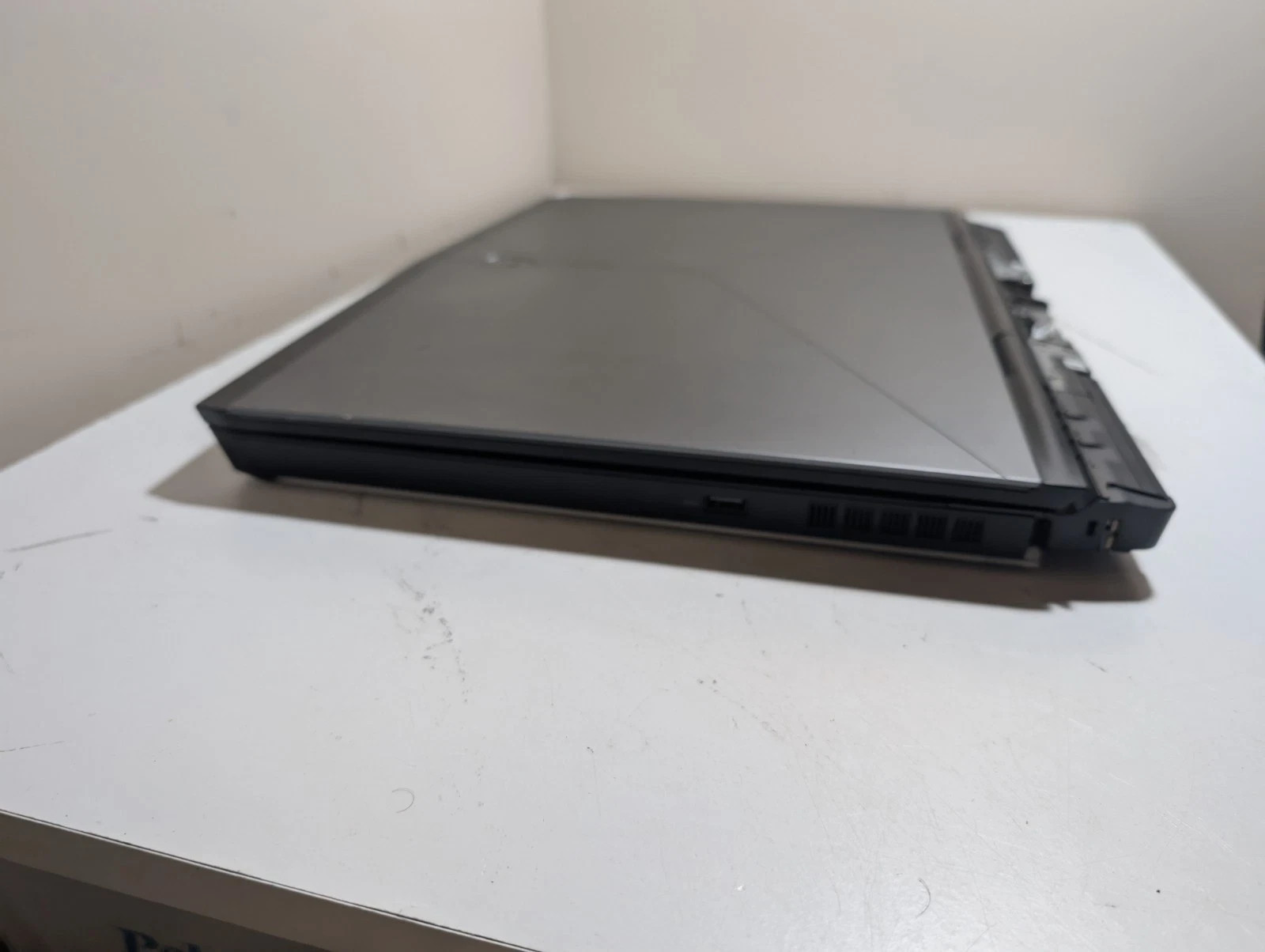 Alienware 17 R4 i7-6700HQ 2.6GHz 8GB RAM 128GB SSD Nvidia GeForce GTX 1070