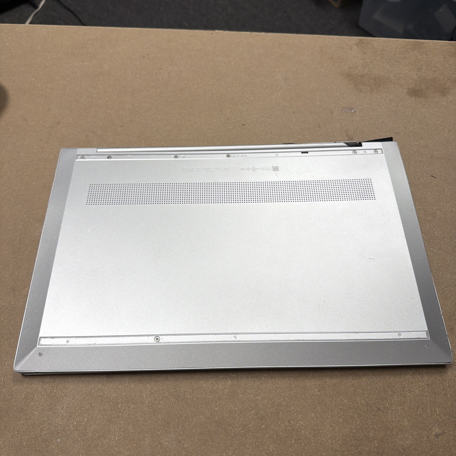 *BROKEN SCREEN HP Envy 17.3″ I7-1165G7 Laptop 8GB RAM NO SSD MX450