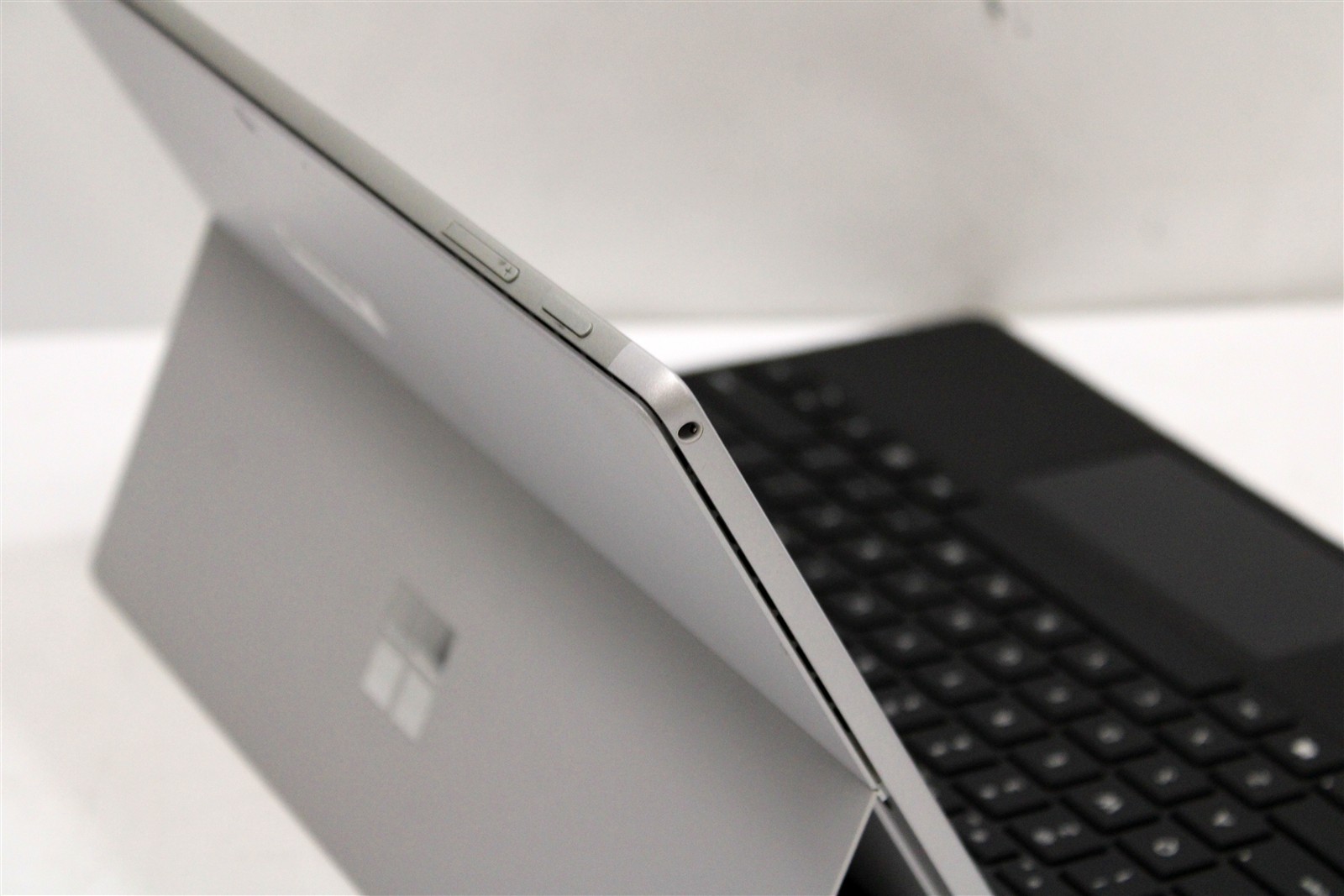 Microsoft Surface Pro 7 i5-1035G4 8GB RAM 128GB SSD 12.3″ Windows 11 Home