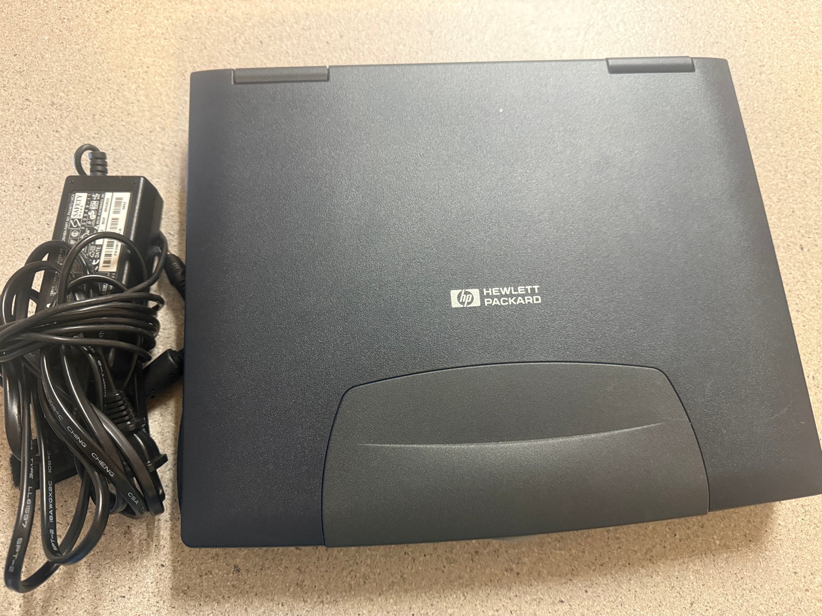 Vintage HP Pavilion N3330 Laptop Windows 98 Working Comes With Power Cord.