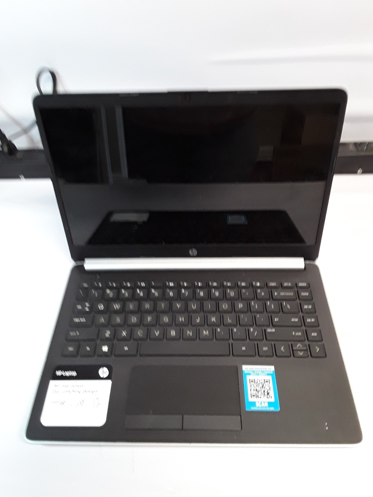 HP 14-dk0002dx 14″ laptop | AMD A9-9425 | 4GB RAM | 256GB SSD | Windows 10