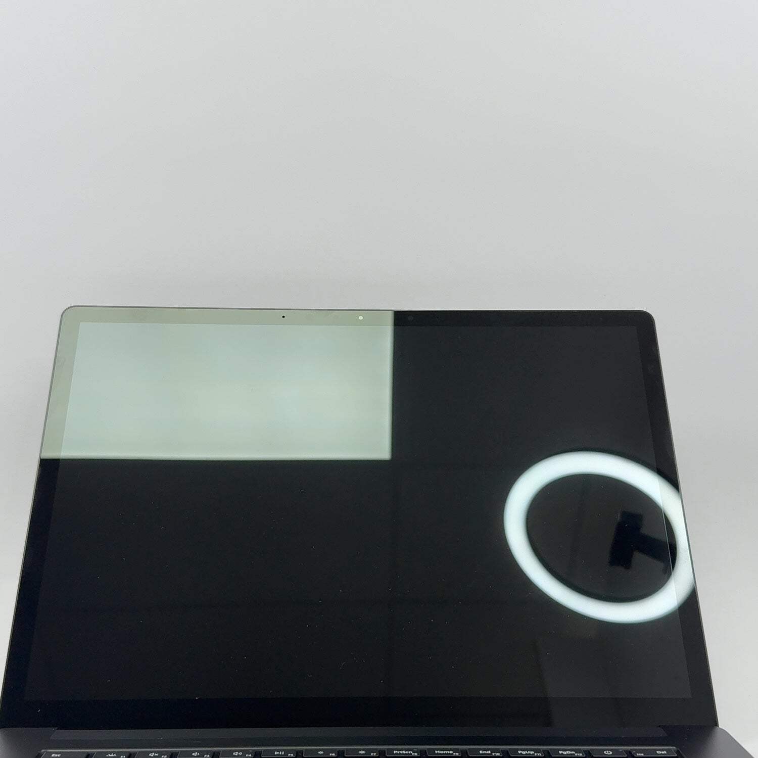 Microsoft Surface Laptop 3 13.5″ i7-1065G7 1.3GHz 16GB RAM 256GB SSD