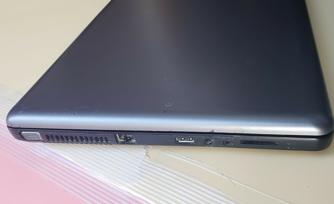 HP 2000 AMD E450 APU Radeon HD GRAPHICS 2GB RAM 120GB HDD WIFI BLUETOOTH WEBCAM