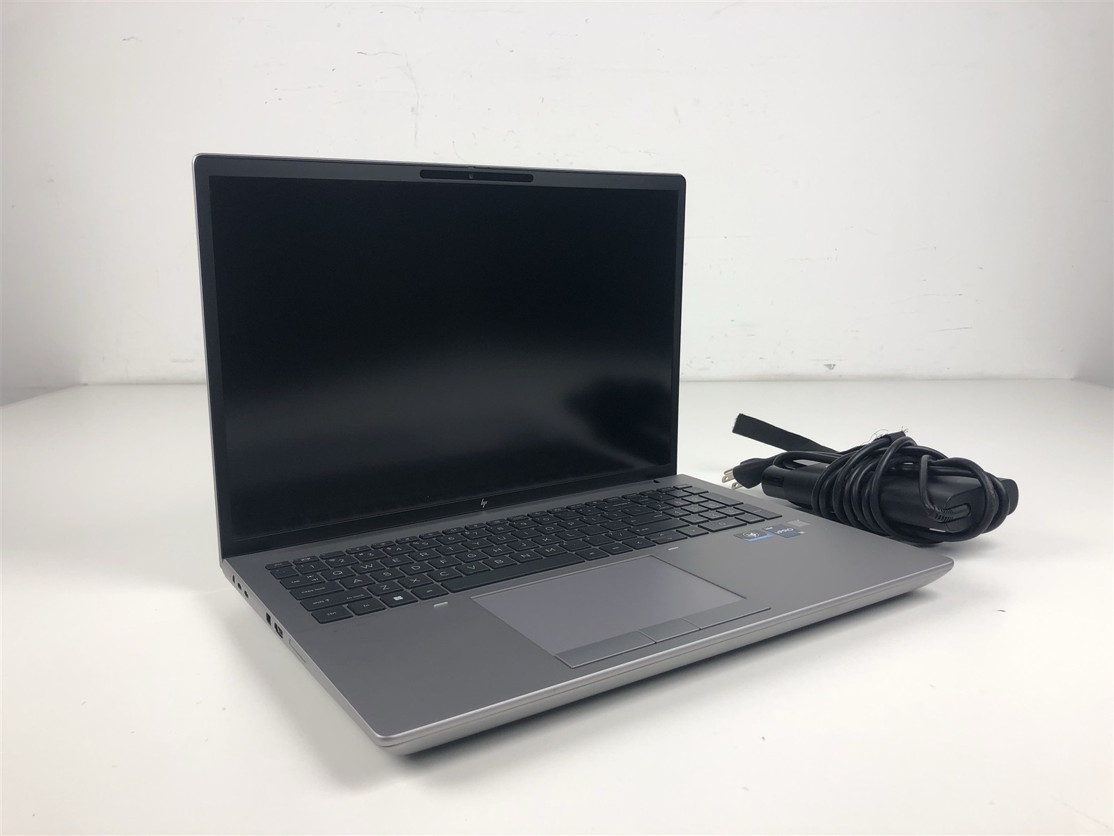HP ZBook Fury 16 G9: Intel Core i7-12850HX 2.1GHz – 32GB – 1TB – RTX A3000