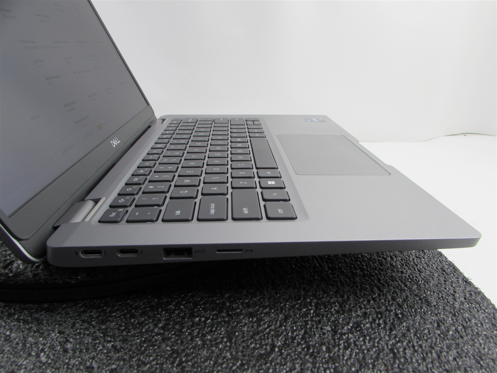 DELL LATITUDE 5330 FHD TOUCHSCREEN I5-1245U 10 CORE 512GB SSD 16GB RAM NO O.S