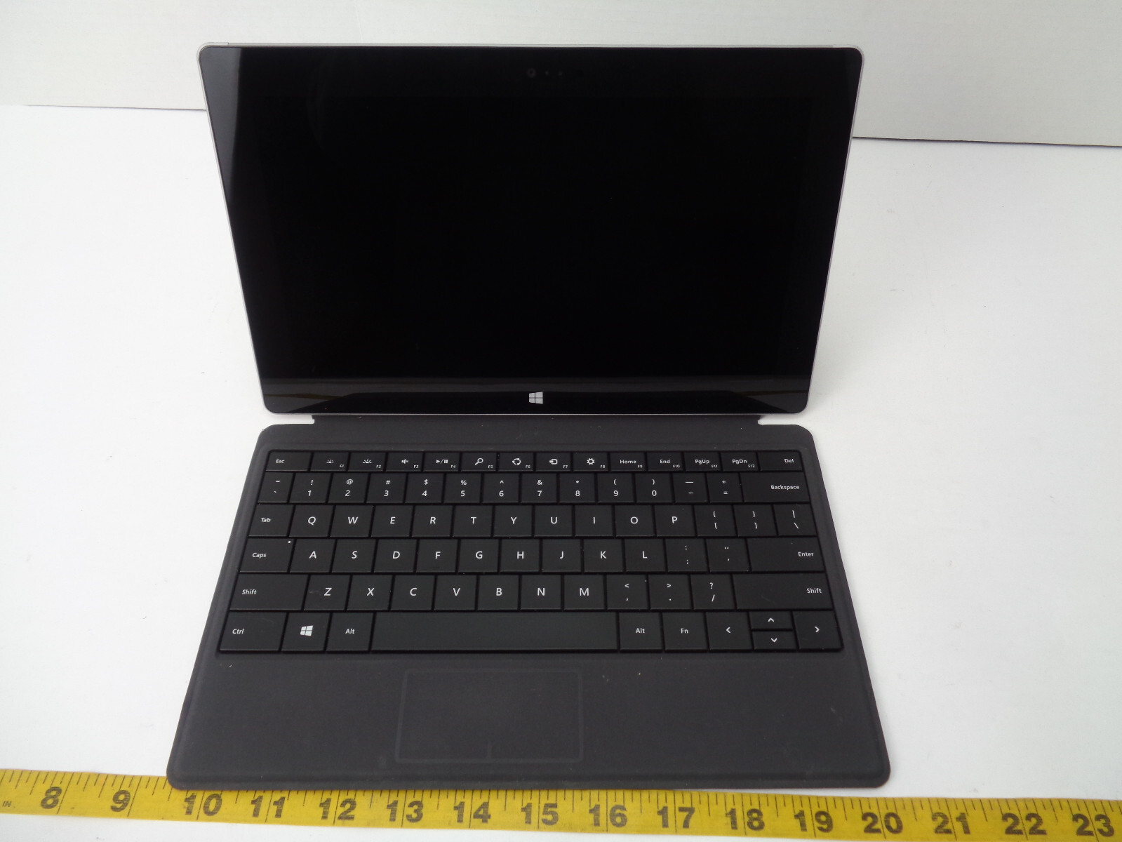 Microsoft Surface RT Tablet with Keyboard & Charger 64GB 2 GB RAM Touchscreen B