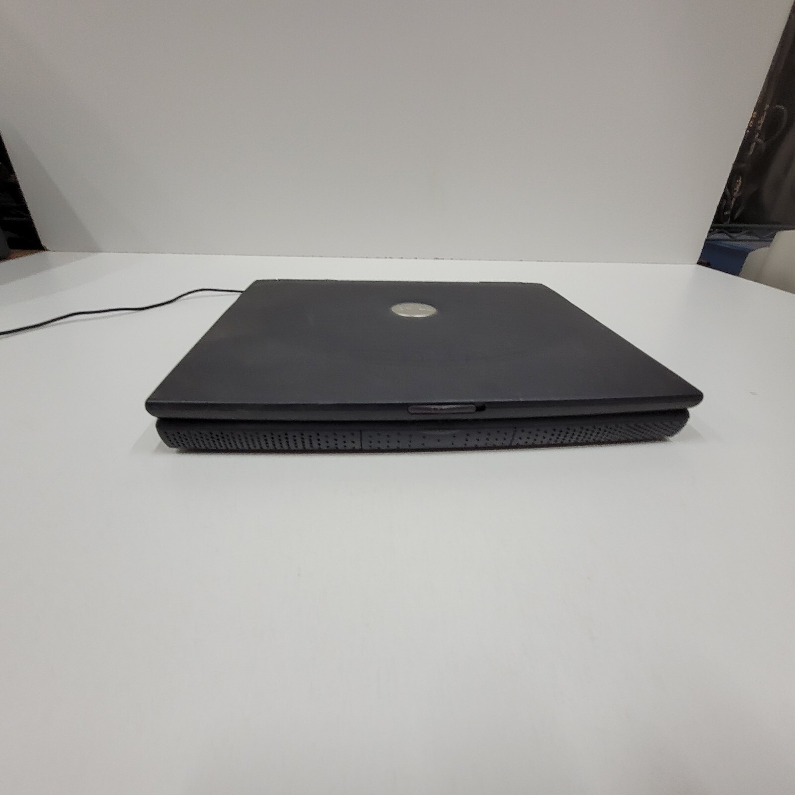VINTAGE DELL Inspiron 2650 Pentium 4 Mobile 1.6 GHz, 256MB, 20 Gig, Win XP, DVD