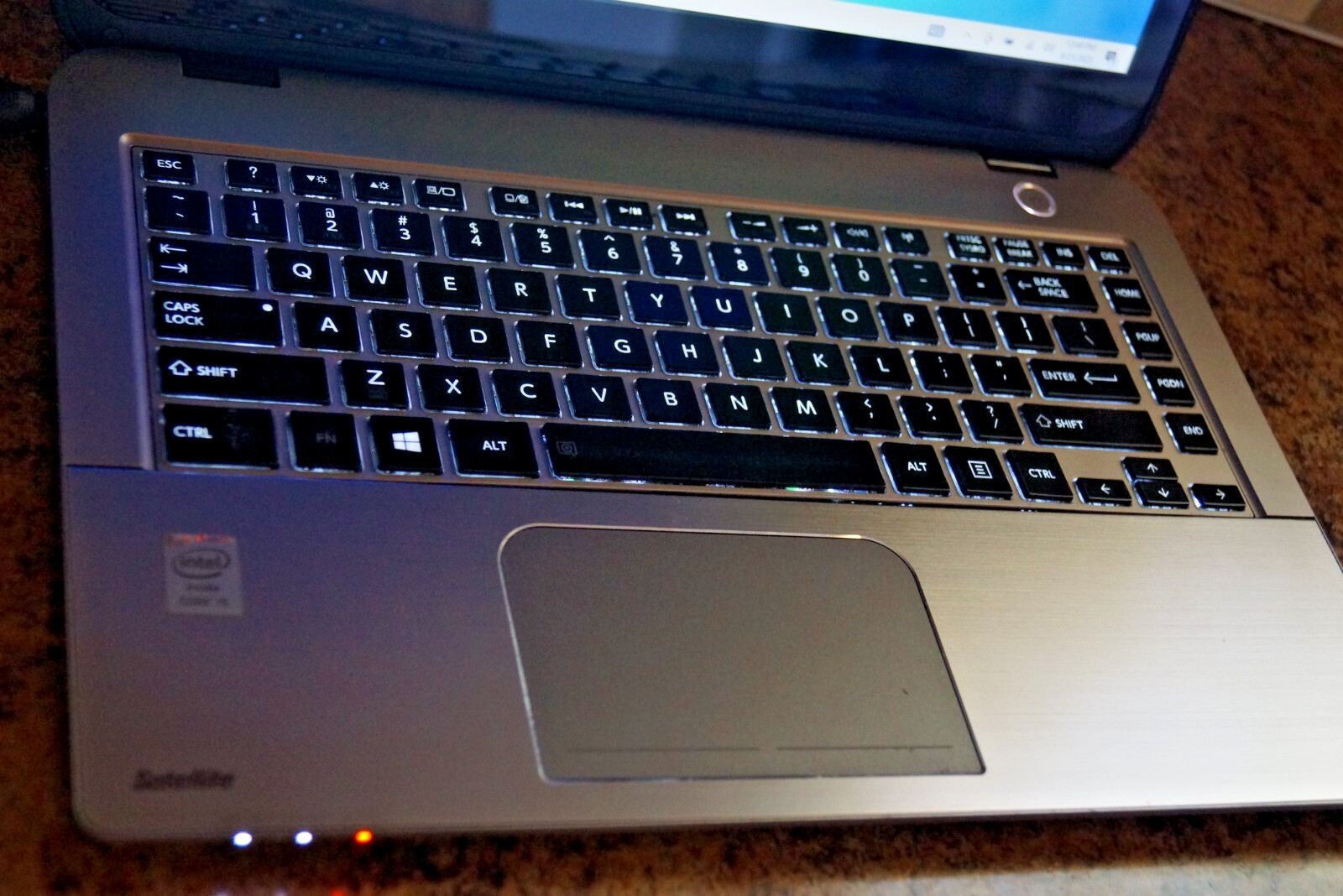 Activated 22H2 WIN 10 Home Toshiba E45t-A4300 Gen4 i5@1.60GHz,6GB RAM, 700GB HDD