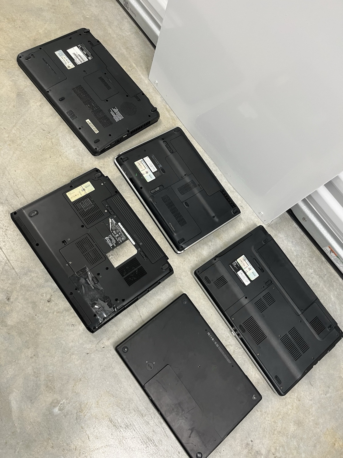 Lot of 5 Mixed Brand Laptops | Apple, Gateway, HP, Dell | Read Description