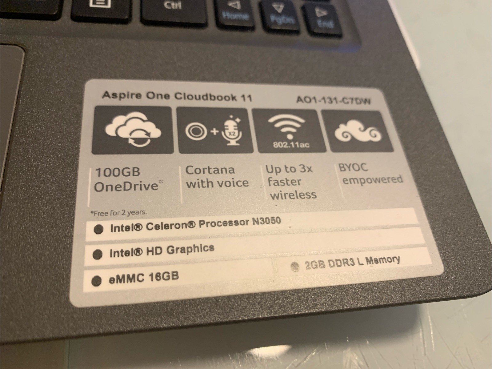 Acer Aspire One Cloudbook 11 11.6″ Intel Celeron Windows 10 with protective case