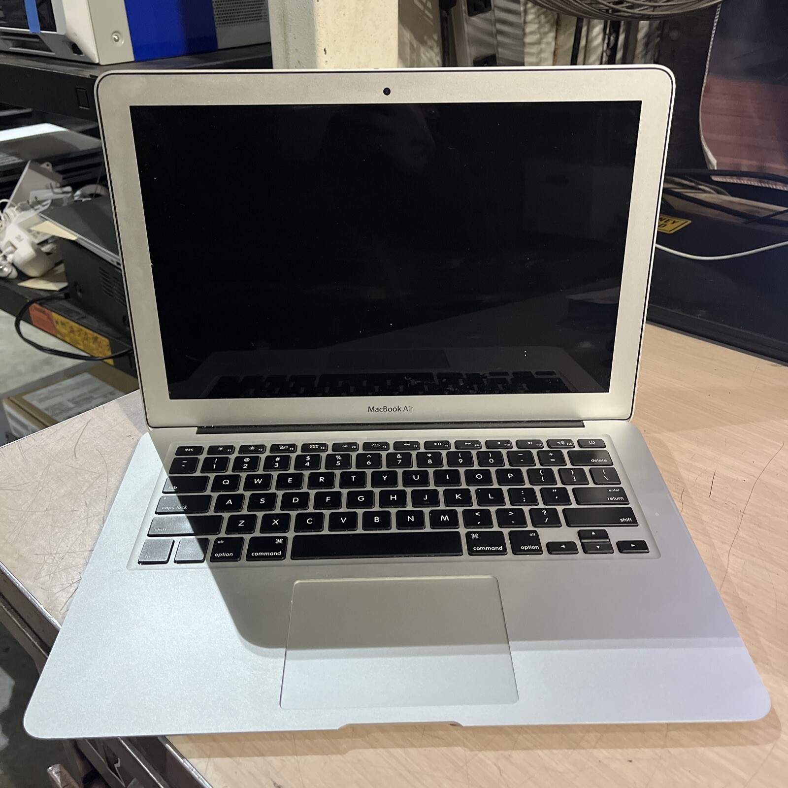 APPLE MACBOOK AIR 13″ MID-2013 CORE I5-4250U 1.3GHZ 4GB RAM
