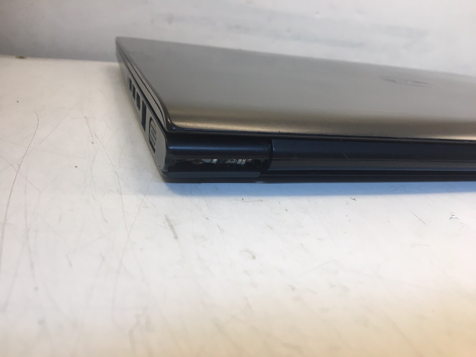 DELL LATITUDE 3550 | Intel Core i5-5200U 2.20 GHZ | 4 GB | No HDD/OS -Bios Boot