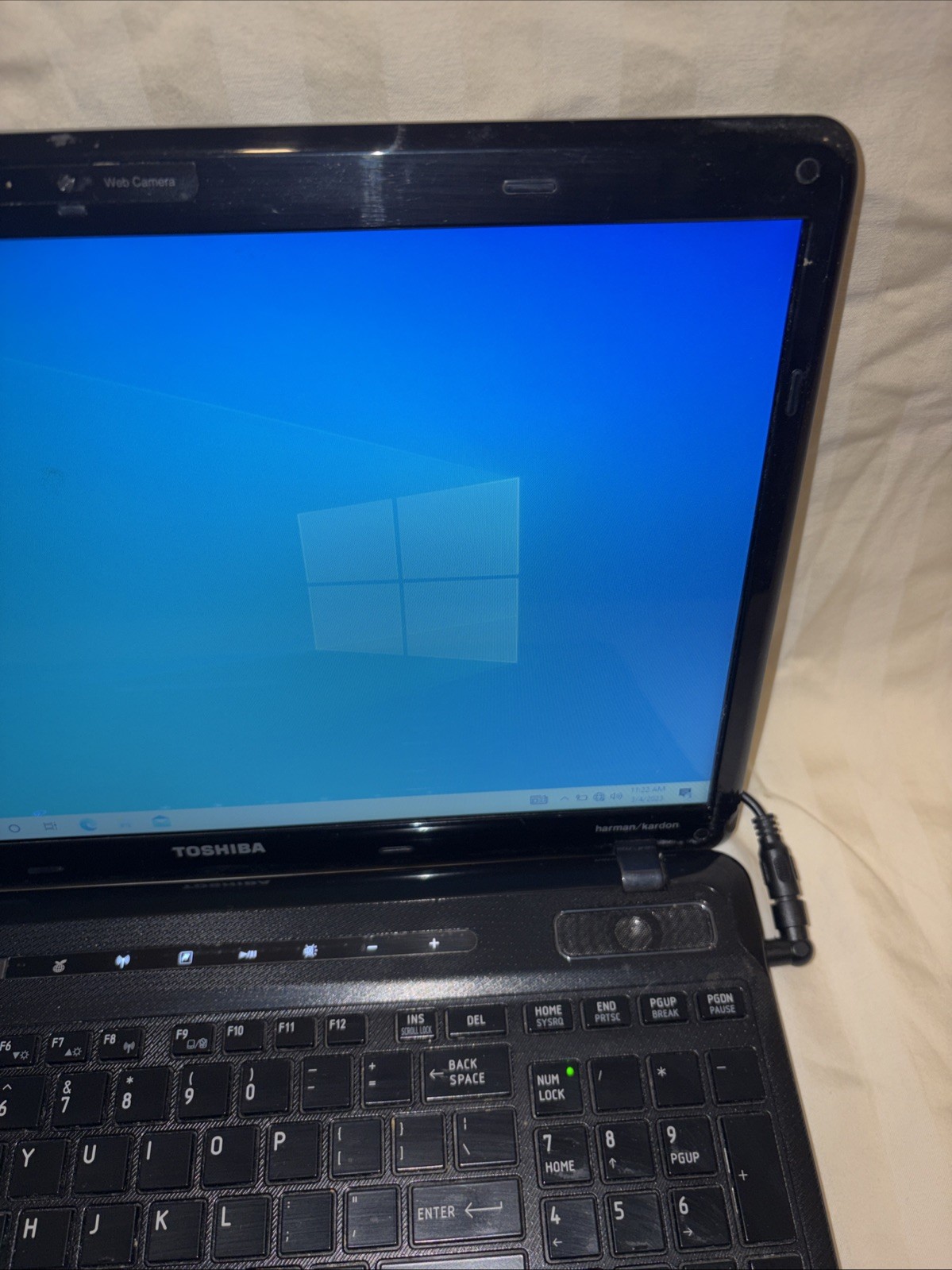 Toshiba Satellite A665-S6080 _ i3-M370 @ 2.4 _ 4GB RAM _ 500 GB_ windows 10 home