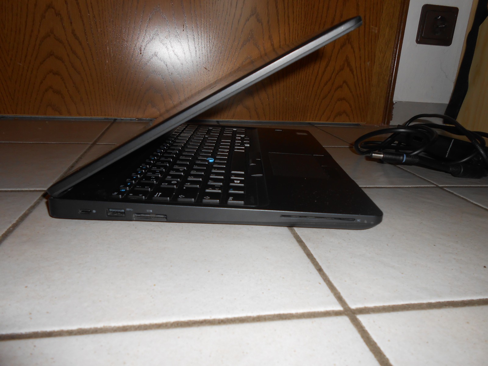 Dell Latitude 5580 i7-7600U Laptop GeForce 930MX Full HD 16GB RAM 256GB SSD