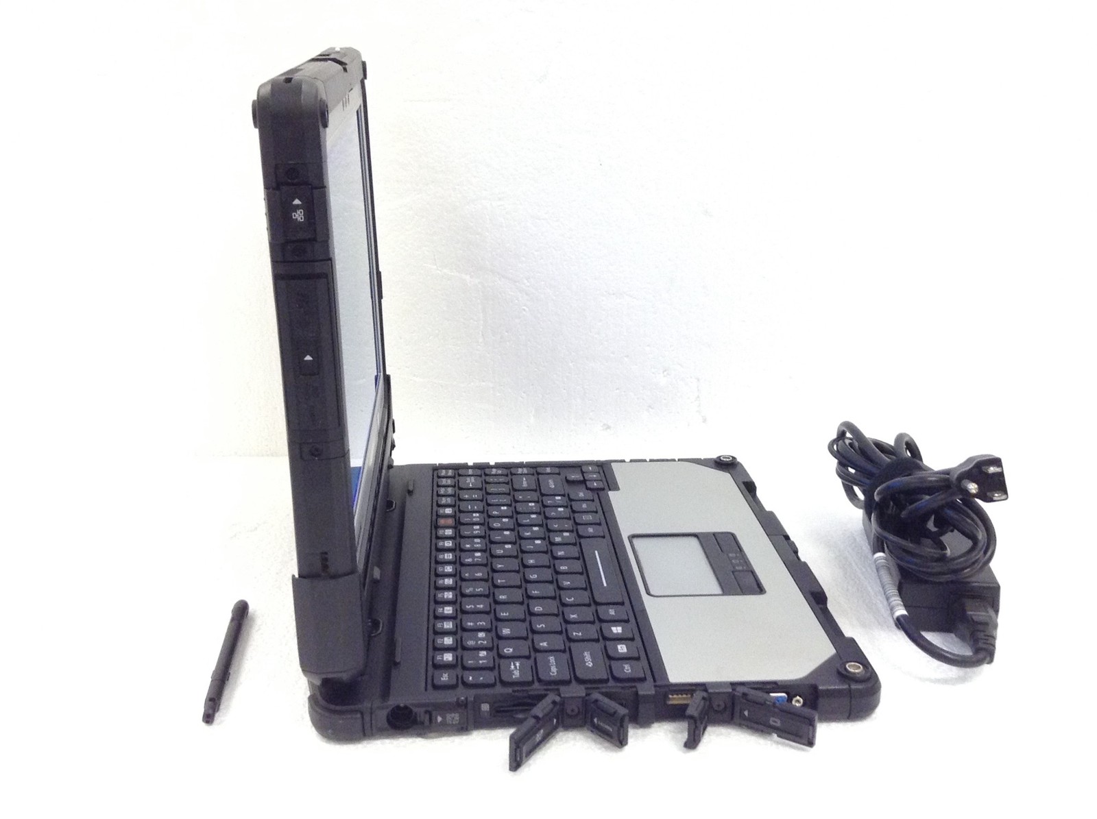 Panasonic Toughbook CF-33 MK1 Touch i7-7600U w/5K Hours, 16GB, 256GB, 2x Batt