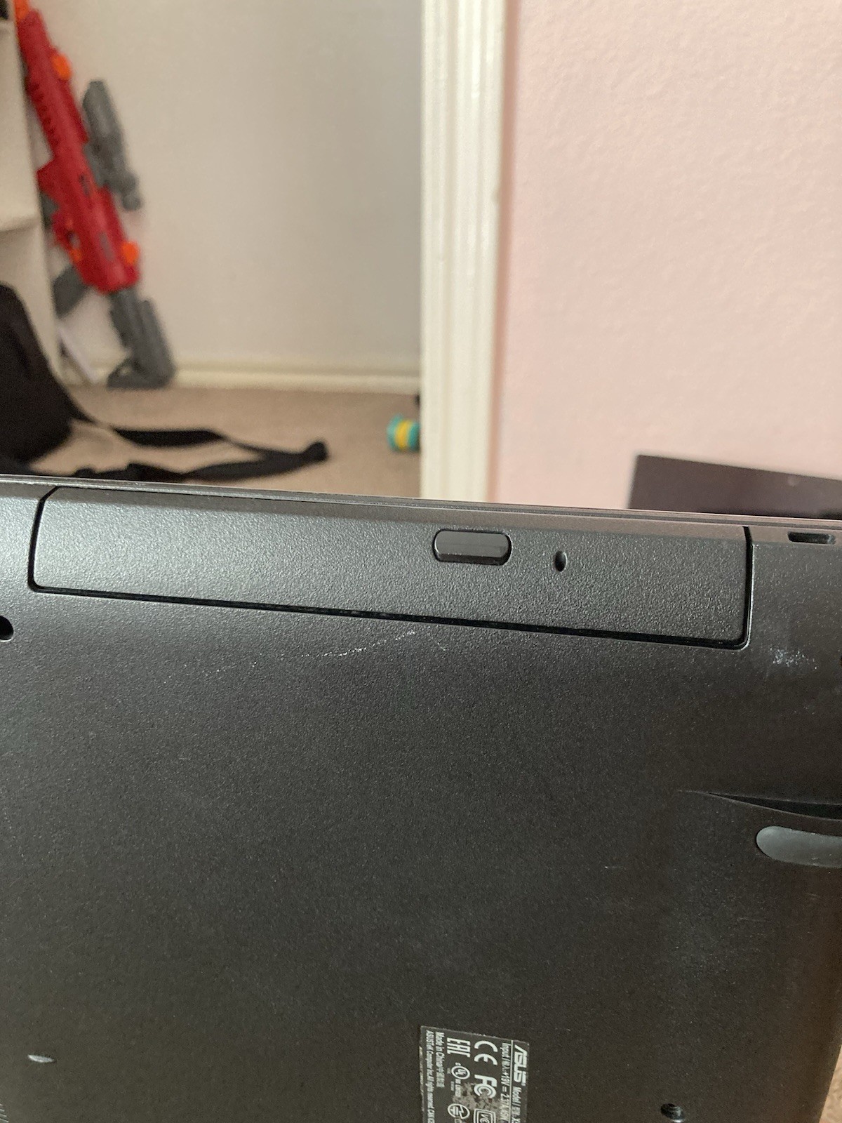 Asus Vivi Book X540l (1TB HDD) (intel I3 CPU) (4gb Ram) (no Charger) (READ DESC)