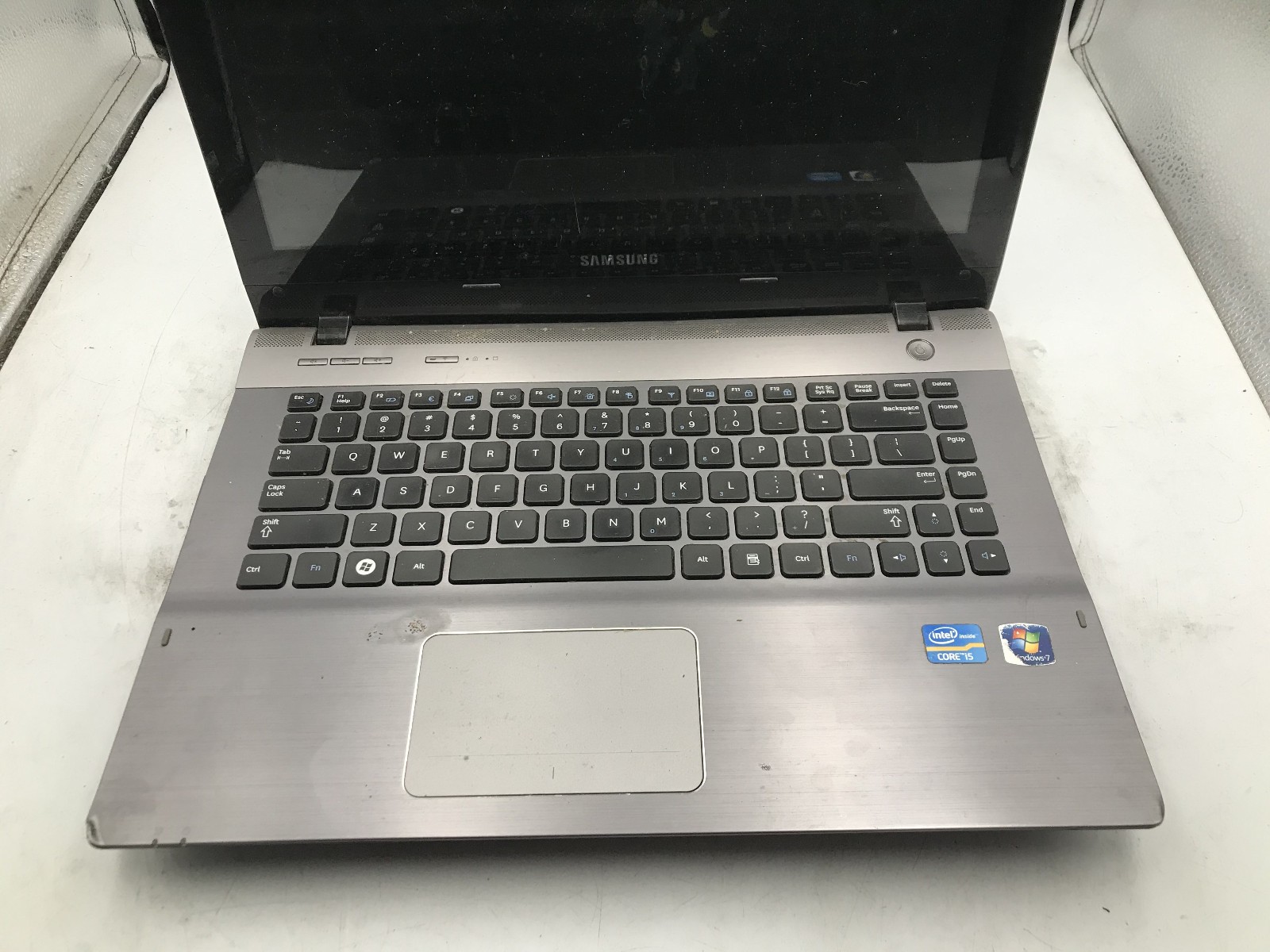 SAMSUNG NP QX411L – FOR PARTS/REPAIR – INTEL I5 2430M – NO RAM -READ DESCRIP- BB