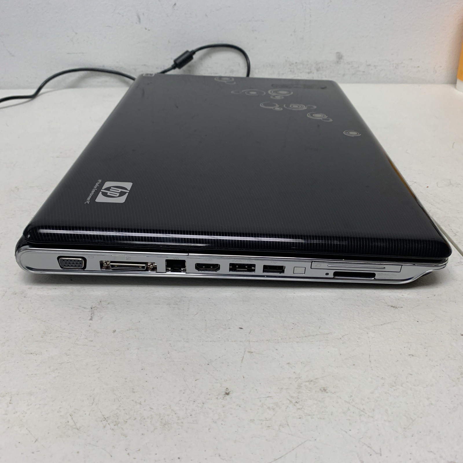 HP Pavilion DV7-AMD Turion Dual M600 24MHz 2GB RAM 128Gb SSD Wind 10 Ed Read Des
