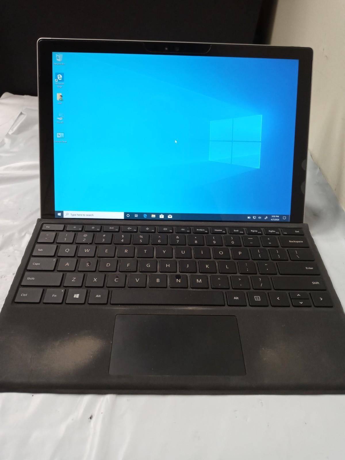 Microsoft Surface Pro 4 1724 12.3″ i5-6300U 8GB 256GB Win 10 w/ Keyboard NO AC