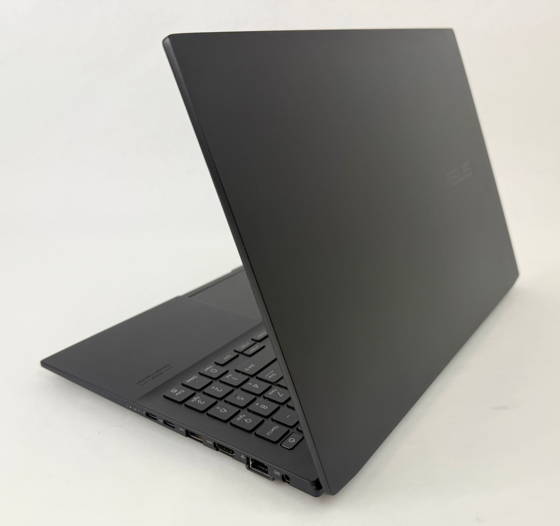 ASUS Vivobook Q540VJ-I93050 15.6″ 2880×1620 i9-13900H 16GB 1TB SSD RTX 3050 W11H