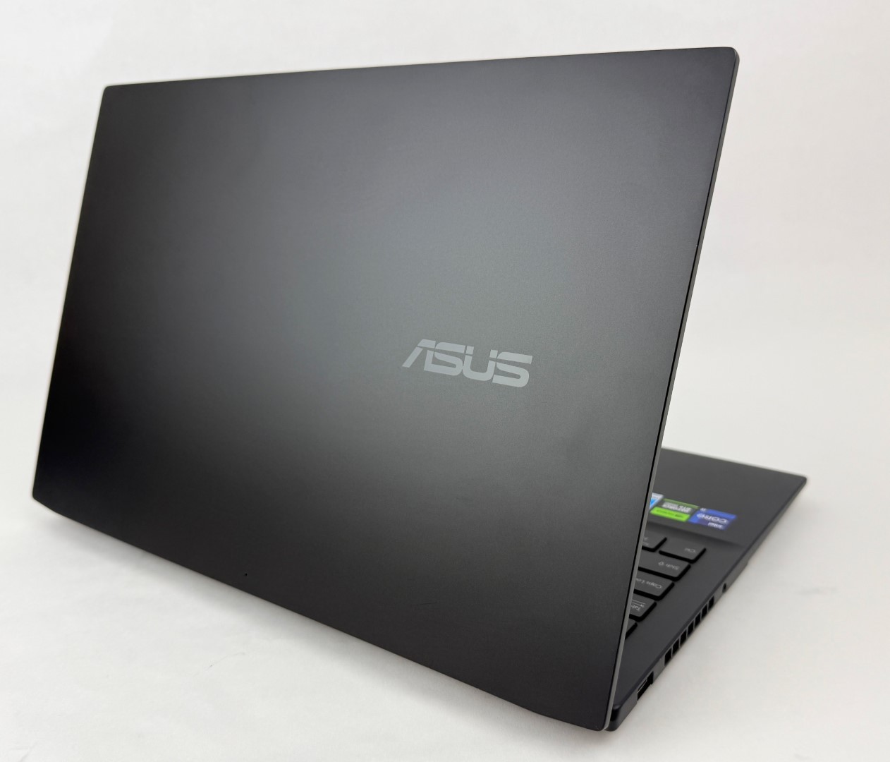ASUS Vivobook Q540VJ-I93050 15.6″ 2880×1620 i9-13900H 16GB 1TB SSD RTX 3050 W11H
