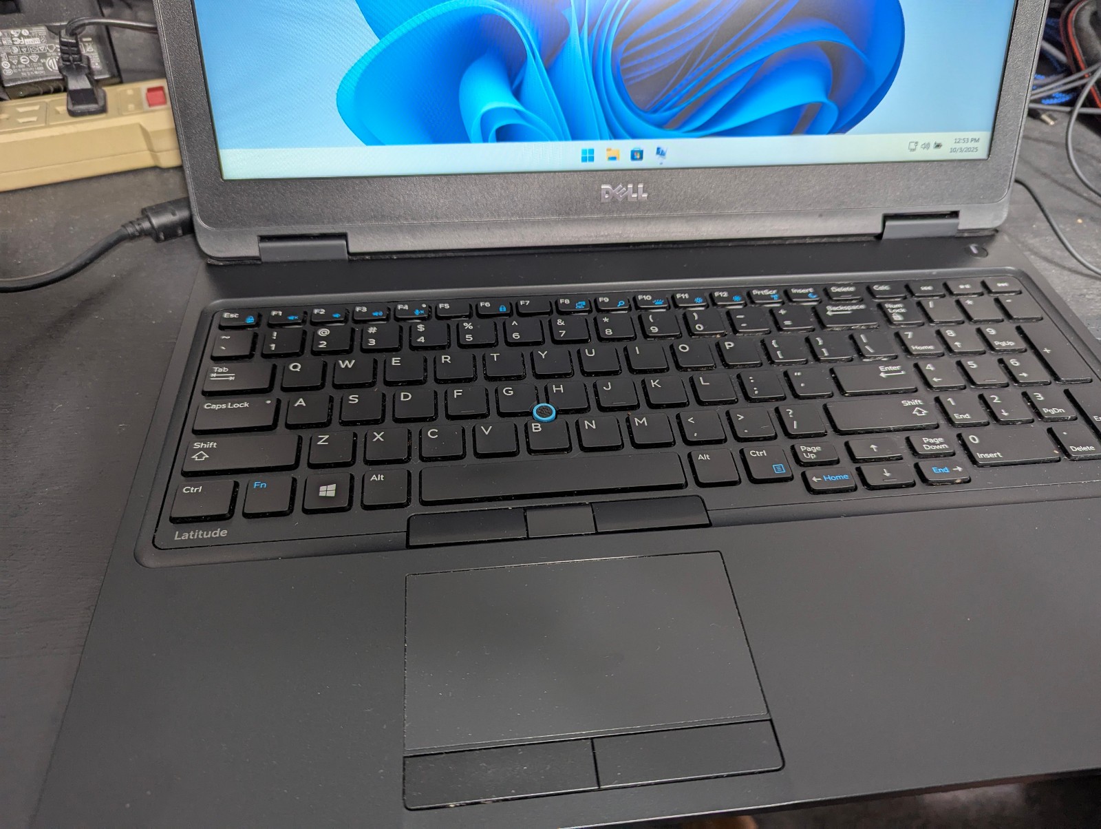 Dell Latitude 5580 15 inch i5-7440HQ CPU 16GB RAM 250GB SSD – Windows 11