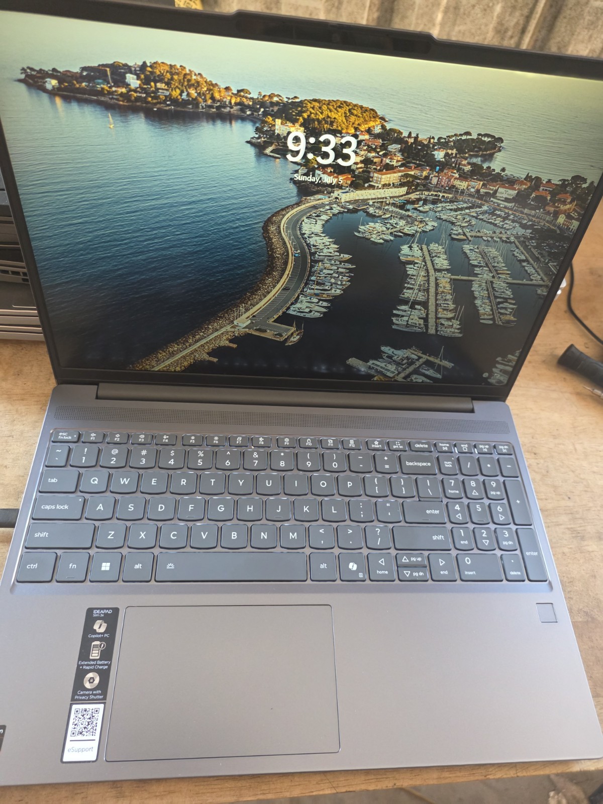 Lenovo IdeaPad Slim 3x 15Q8X10 15.3″ WUXGA Touch Snapdragon X 16GB 1TB Sfoq B