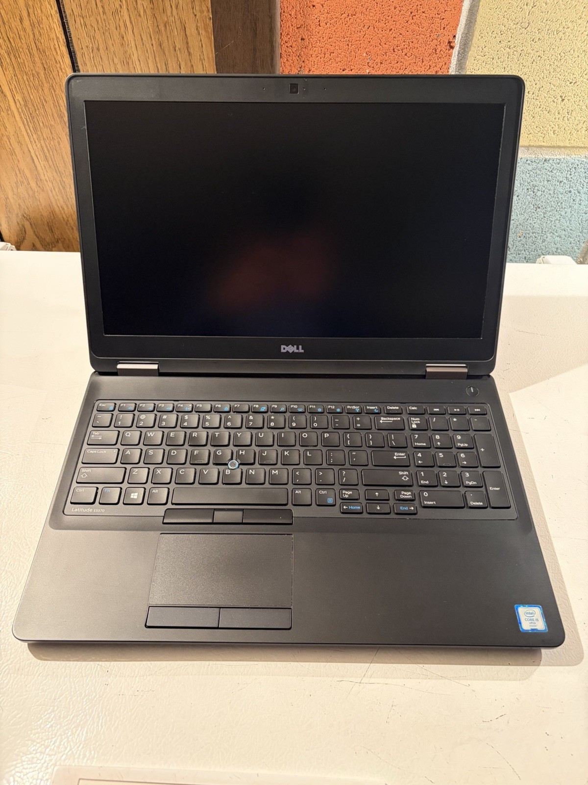 DELL LATITUDE E5570 FHD 15.6” INTEL i5-6300U 8GB RAM 250GB SSD WINDOWS 11 PRO