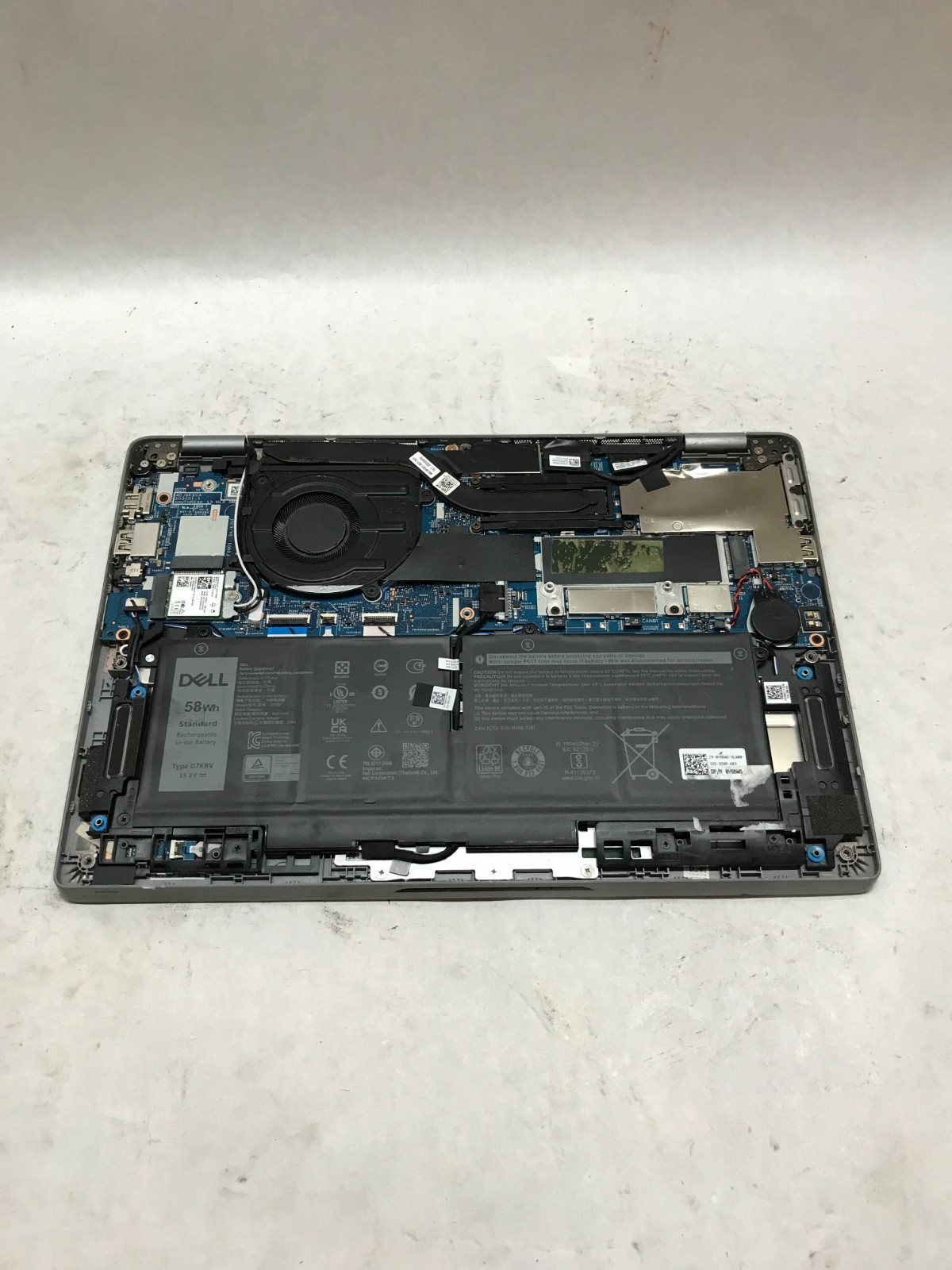 Dell Latitude 5330 13″ Intel i7-1265U 16GB RAM NO SSD/OS Missing Bottom Cover DW